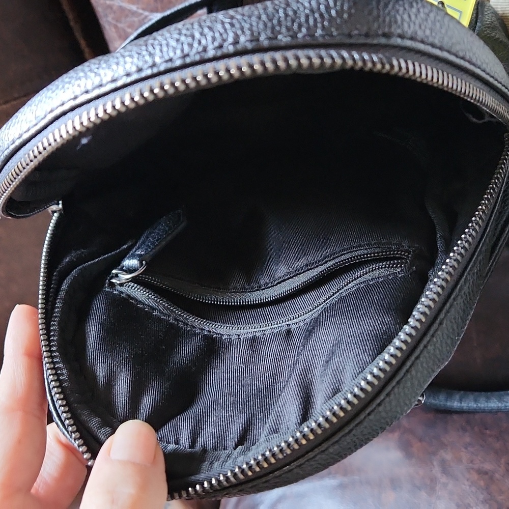 Guess Mini Backpack With Keychain - image 5